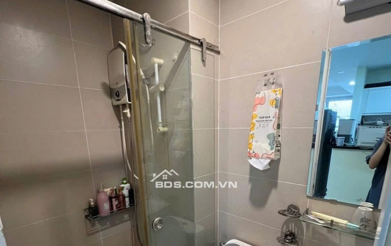 Giá thuê 13tr/th, Chung cư Screc, 68m2, 2PN, 2WC, Nội thất, Trường Sa, Q3.