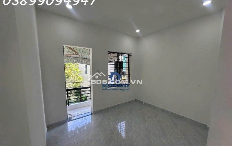 BÁN NHÀ LÔ GÓC 2 MẶT TIỀN HẺM CẮT KIẾNG ĐƯỜNG 2/4 NHA TRANG – DIỆN TÍCH 28M² KẾT CẤU 2 TẦNG ĐỦ NỘI THẤT GIÁ CHỈ 2.3 TỶ