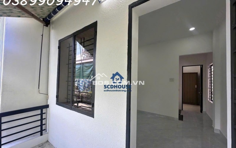 BÁN NHÀ LÔ GÓC 2 MẶT TIỀN HẺM CẮT KIẾNG ĐƯỜNG 2/4 NHA TRANG – DIỆN TÍCH 28M² KẾT CẤU 2 TẦNG ĐỦ NỘI THẤT GIÁ CHỈ 2.3 TỶ
