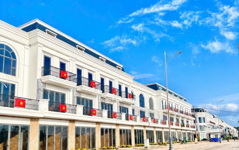 Nhà phố mặt tiền Hà Huy Tập - đối diện công viên tại khu đô thị Ân Phú