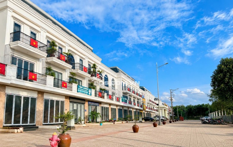 Nhà phố mặt tiền Hà Huy Tập - đối diện công viên tại khu đô thị Ân Phú