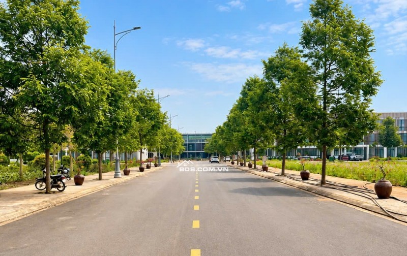 Đất nền tại Khu đô thị Ân Phú, trục đường 18,5m đối diện công viên.