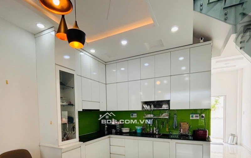 BÁN NHÀ KDC GIA HÒA BÌNH HƯNG, GẦN CÁC TRƯỜNG ĐẠI HỌC, 100M2, 3 TẦNG, GIÁ 5,99TỶ