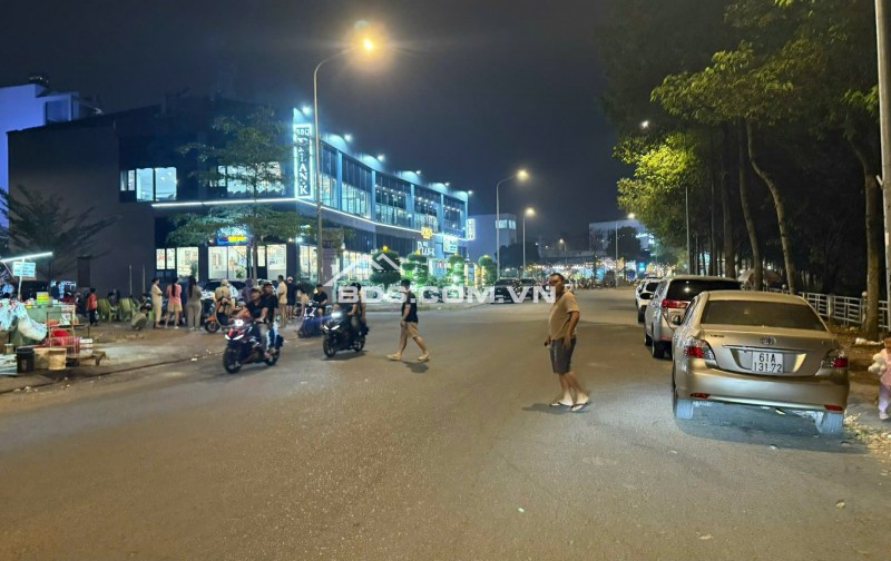 ĐẤT VỊ TRÍ SIÊU ĐẸP CHÁNH NGHĨA CENTER – \"PHÚ MỸ HƯNG\" CHỈ 8.8 TỶ SHR 90M2. LH:0906840840.