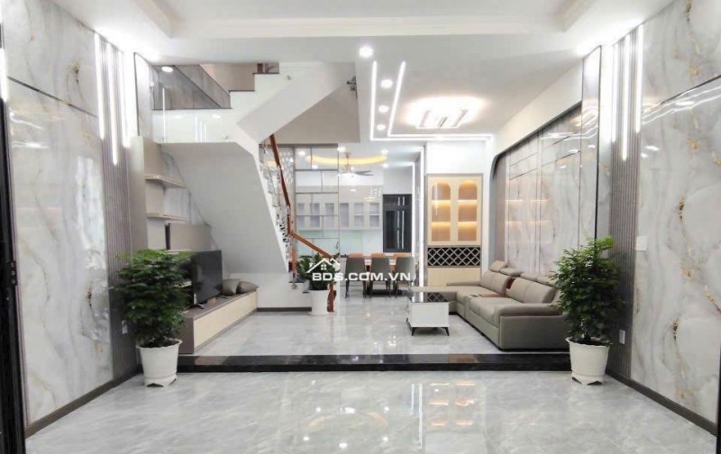 Bán nhà 3 lầu giá 1ty790, sổ hồng riêng, khu nhà phố sang trọng