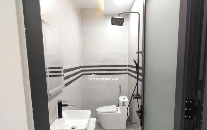Bán nhà 3 lầu giá 1ty790, sổ hồng riêng, khu nhà phố sang trọng