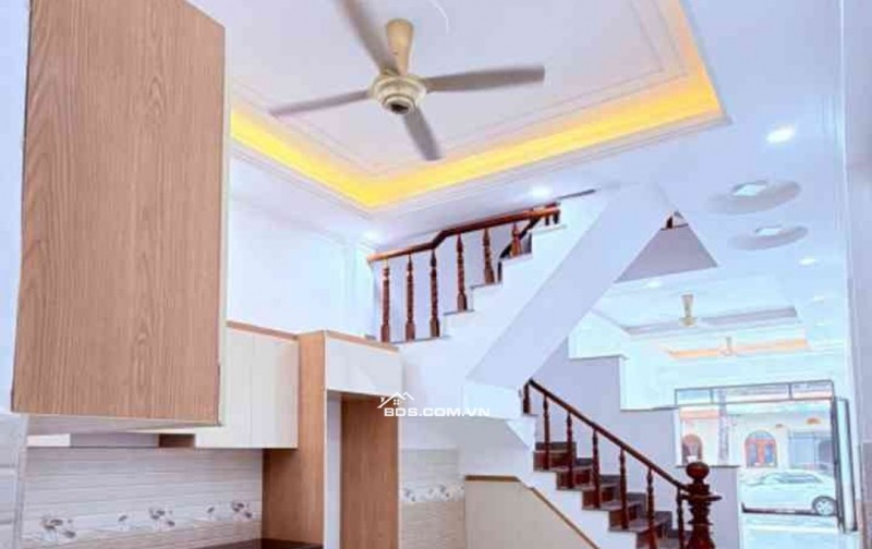  Nhà mới đẹp 3 tầng – Mặt tiền kinh doanh Dĩ An.