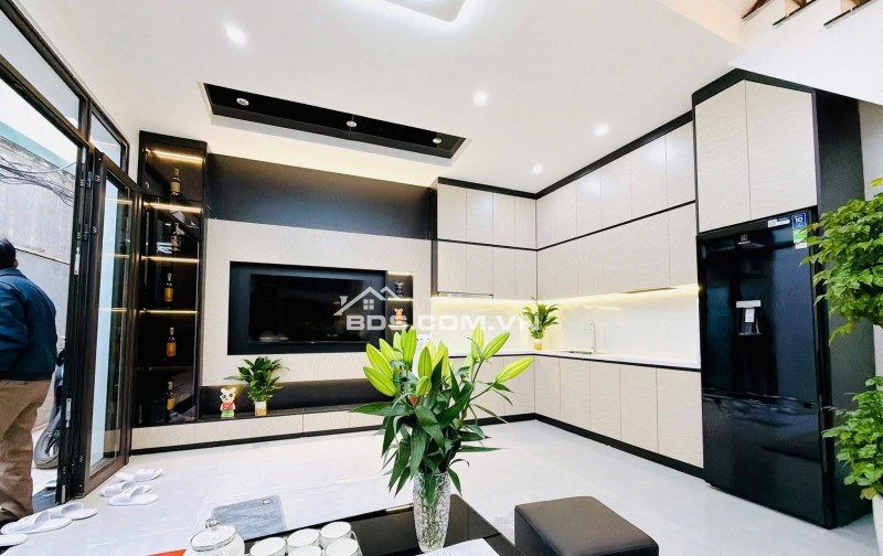 Bán Nhà Gần Phố Minh Khai, Hai Bà Trưng 24/28m, 4 tầng, mt 4.8m, giá 6.86 tỷ.