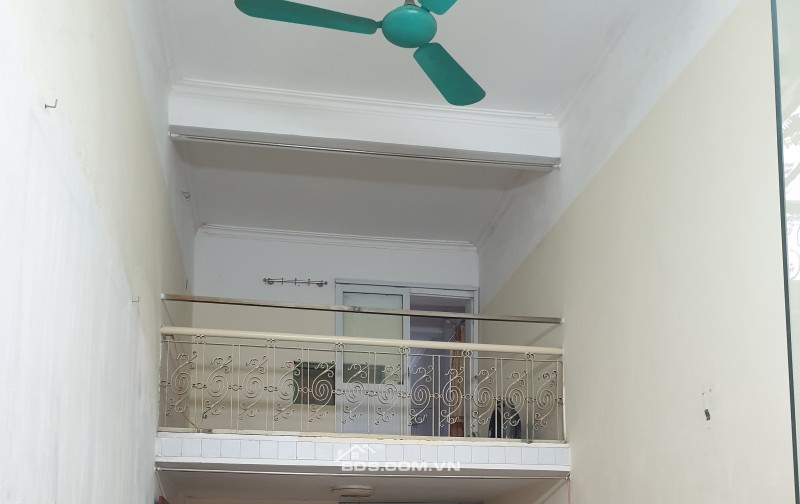 BÁN NHÀ 1.75 TỶ 2 TẦNG 60M2 Ô TÔ ĐỖ CỬA NGÕ TRẦN HUY LIỆU