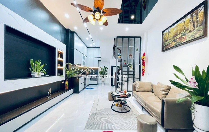 Bán Nhà Nguyễn Chính - Tân Mai, Hoàng Mai 31/35m, 5 tầng, mt 4.2m, giá 8.9 tỷ.
