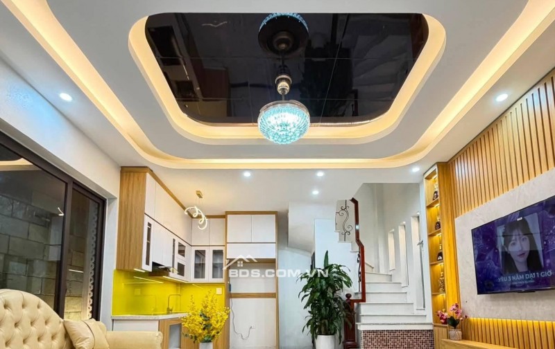 Bán Nhà Định Công Thượng, Hoàng Mai 34m, 5 tầng, mt 4.8m, giá 8.98 tỷ.