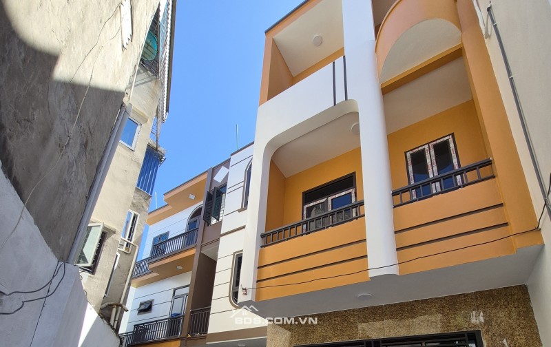 BÁN NHÀ ĐẸP 2.65 TỶ 3 TẦNG 50M2 NGÕ RỘNG TRẦN QUANG KHẢI