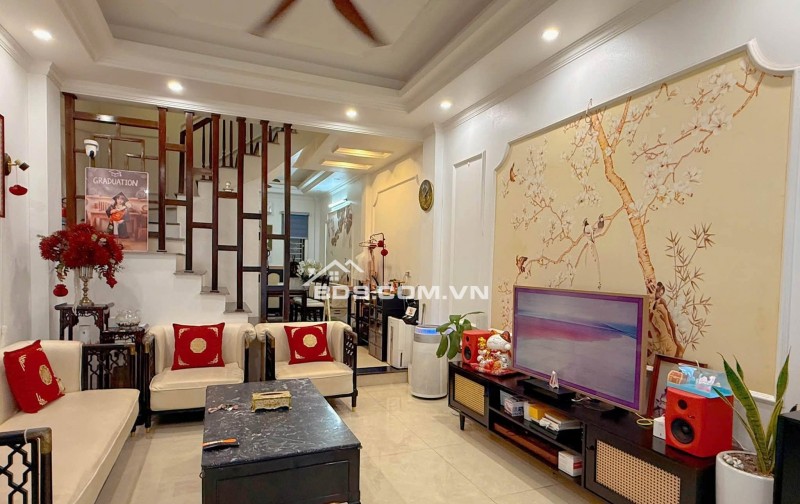 BÁN NHÀ ĐẸP 2.79 TỶ 3 TẦNG 50M2 ( TÂY BẮC ) Ô TÔ ĐỖ CỬA KHU GIẢI PHÒNG
