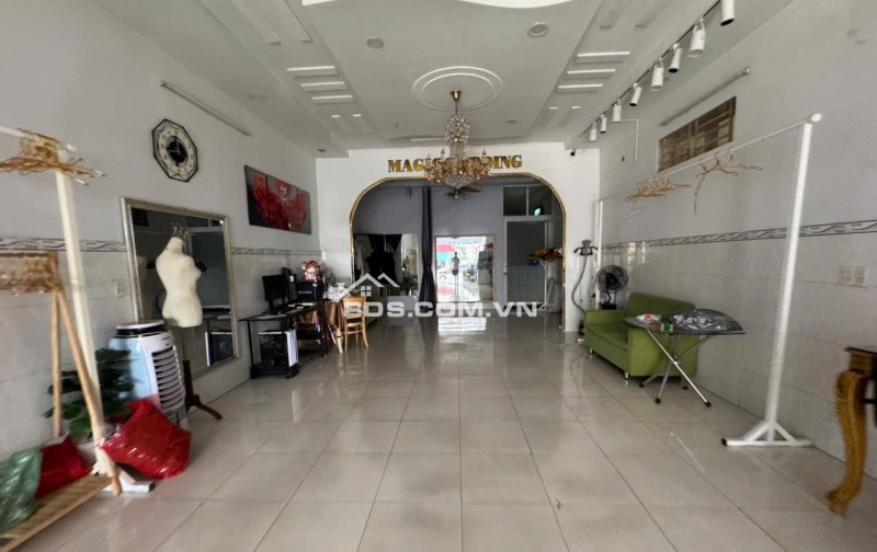 Bán nhà riêng tại Lê Hồng Phong - Thủ Dầu Một, giá hời 12,5 tỷ TLuong mạnh