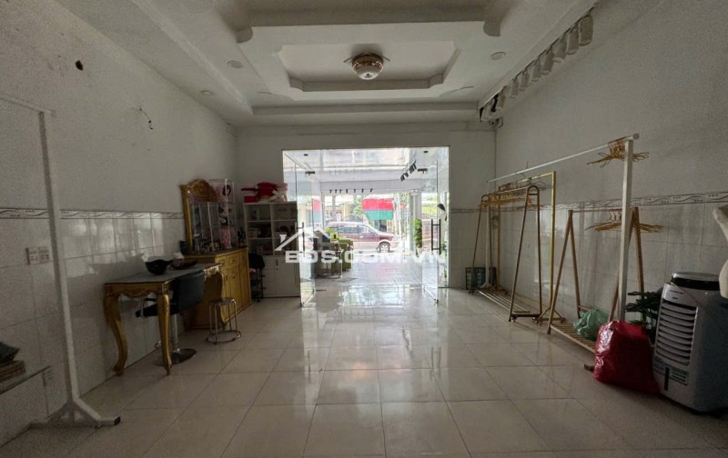 Bán nhà riêng tại Lê Hồng Phong - Thủ Dầu Một, giá hời 12,5 tỷ TLuong mạnh