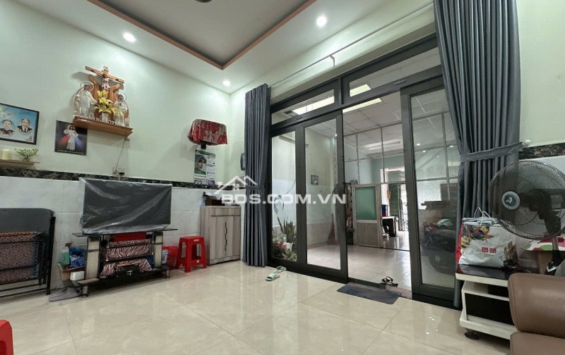 GIẢM MẠNH 3 TỶ có MTKD Lê Đức Thọ ngang 5.2m 124m2 4 lầu BTCT ngay chợ đầu mối 17 tỷ hơn.