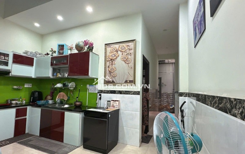 GIẢM MẠNH 3 TỶ có MTKD Lê Đức Thọ ngang 5.2m 124m2 4 lầu BTCT ngay chợ đầu mối 17 tỷ hơn.