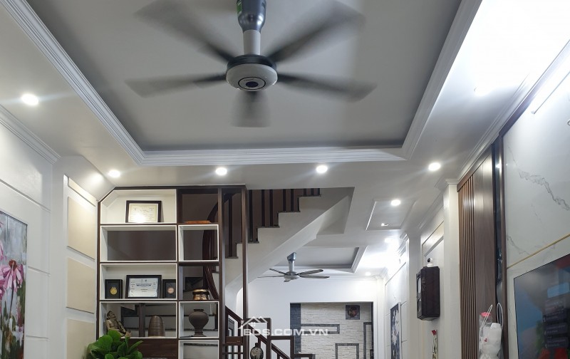 BÁN NHÀ 3.6 TỶ 4 TẦNG 56M2 Ô TÔ ĐỖ CỬA NGÕ CỰC NGẮN ĐƯỜNG TỨC MẠC