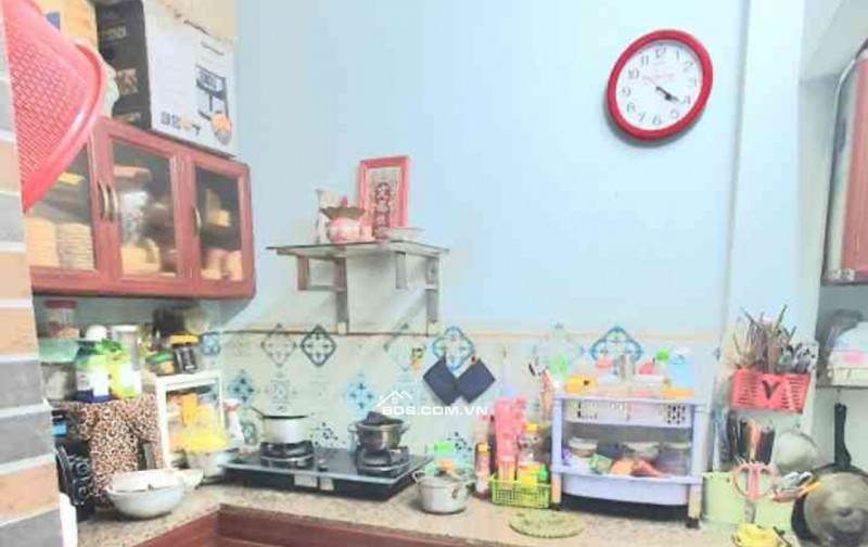 Ngang 5.10m vuông dài 12.5m . Cômg nhận đủ 62m2.