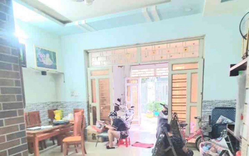 Ngang 5.10m vuông dài 12.5m . Cômg nhận đủ 62m2.