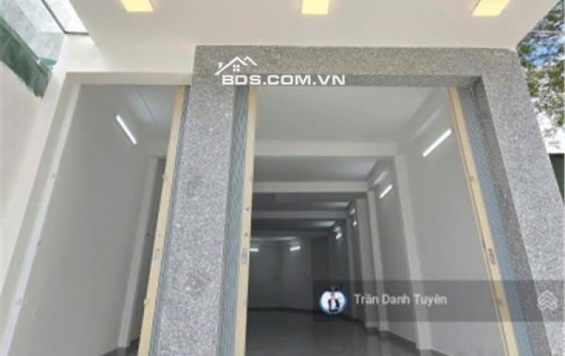 Bán siêu phẩm nhà đẹp căn góc vòng xoay đầu tư kinh doanh