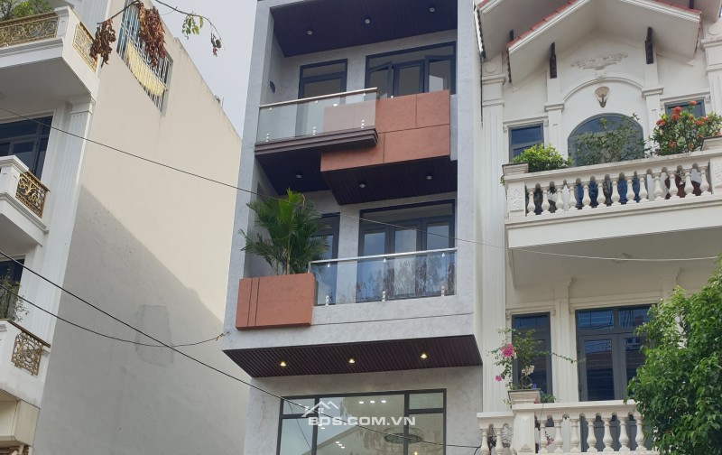 BÁN NHÀ  5.2 TỶ 3.5 TẦNG 60M2 CÓ GARA Ô TÔ MẶT ĐƯỜNG KHU ĐỒNG QUÝT