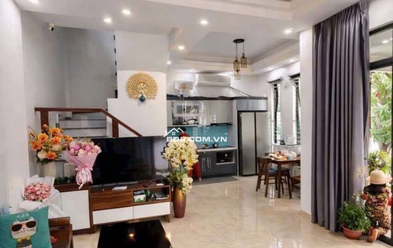 BÁN NHÀ ĐẸP 2.75 TỶ 3.5 TẦNG 47M2 Ô TÔ ĐỖ CỬA NGÕ VĂN CAO