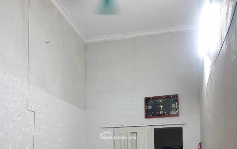 BÁN NHÀ 1.75 TỶ 2 TẦNG 60M2 Ô TÔ ĐỖ CỬA NGÕ TRẦN HUY LIỆU