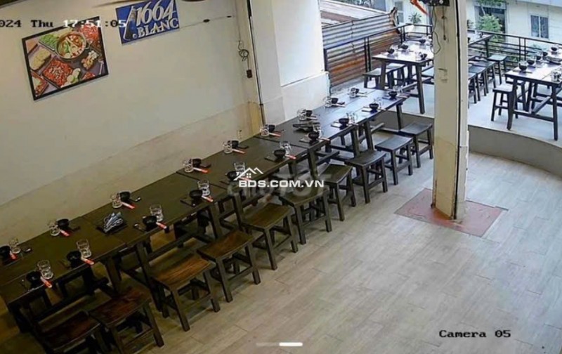 Cần sang mặt bằng vị trí lô góc 2 MT 3 lầu Đinh Tiên Hoàng Q1