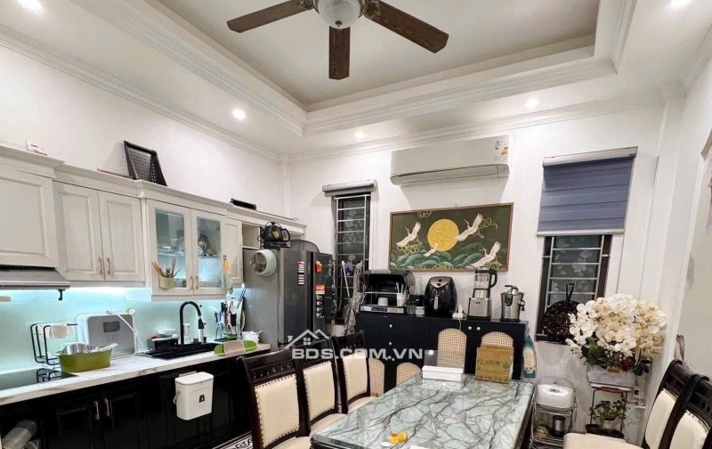 BÁN NHÀ ĐẸP 2.79 TỶ 3 TẦNG 50M2 ( TÂY BẮC ) Ô TÔ ĐỖ CỬA KHU GIẢI PHÒNG