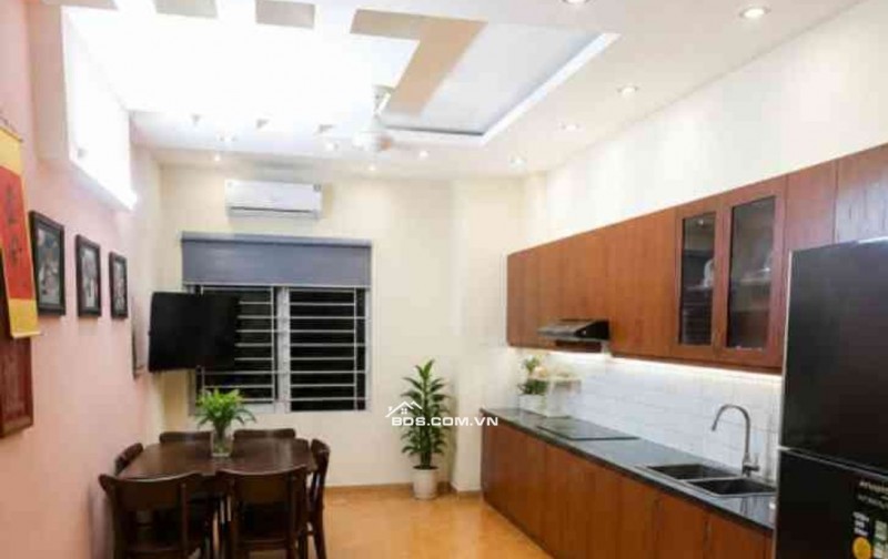 NGÃ TƯ SỞ, HÀNG XÓM ROYAL CITY - 30m2, MT gần 4m - NHÀ DÂN XÂY CHẮC CHẮN, 2 THOÁNG VĨNH VIỄN - GIÁ QUÁ TỐT cho VỊ TRÍ QUÁ ĐẸP!