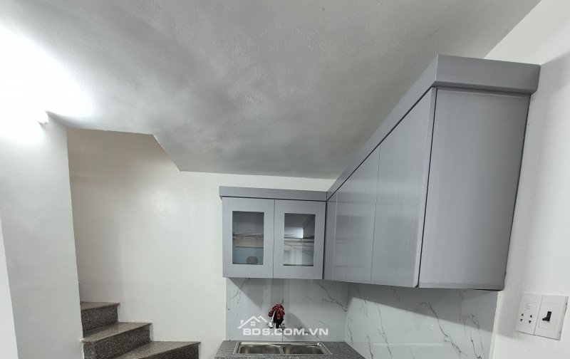 BÁN NHÀ ĐẸP 1.56 TỶ 2.5 TẦNG 31M2 ( TÂY NAM ) NGÕ LIÊN HÀ 1