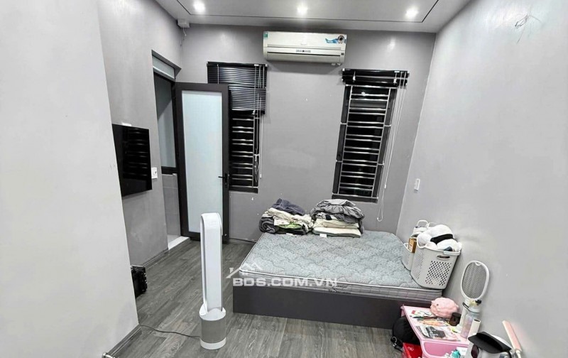 BÁN NHÀ  1.95 TỶ 3.5 TẦNG 38M2 ( ĐÔNG BẮC ) NGÕ NGẮN KHU LIÊN CƠ