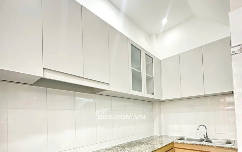 NHÀ 4 TẦNG/ HẺM 3M  THÔNG, GẦN MT TRẦN XUÂN SOẠN- CƯ XÁ NH * Q7