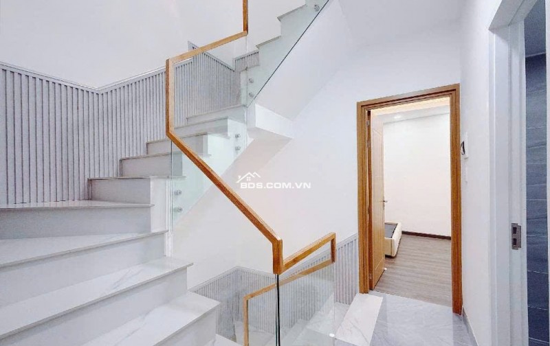 Bán Nhà 65m² Giá Chỉ 12 Tỷ ở Quận 7 - Vị Trí Đẹp, Sổ Hồng Riêng