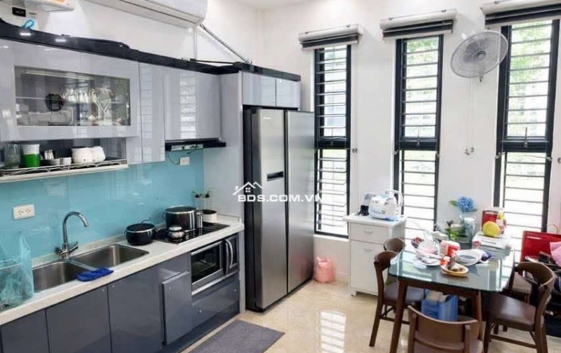 BÁN NHÀ ĐẸP 2.75 TỶ 3.5 TẦNG 47M2 Ô TÔ ĐỖ CỬA NGÕ VĂN CAO
