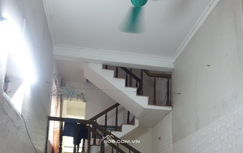 BÁN NHÀ 1.75 TỶ 2 TẦNG 60M2 Ô TÔ ĐỖ CỬA NGÕ TRẦN HUY LIỆU