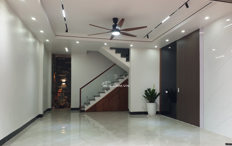 BÁN NHÀ ĐẸP 3.75 TỶ 4 TẦNG 48M2 CÓ GARA Ô TÔ TRUNG TÂM KHU BÃI VƯỢT