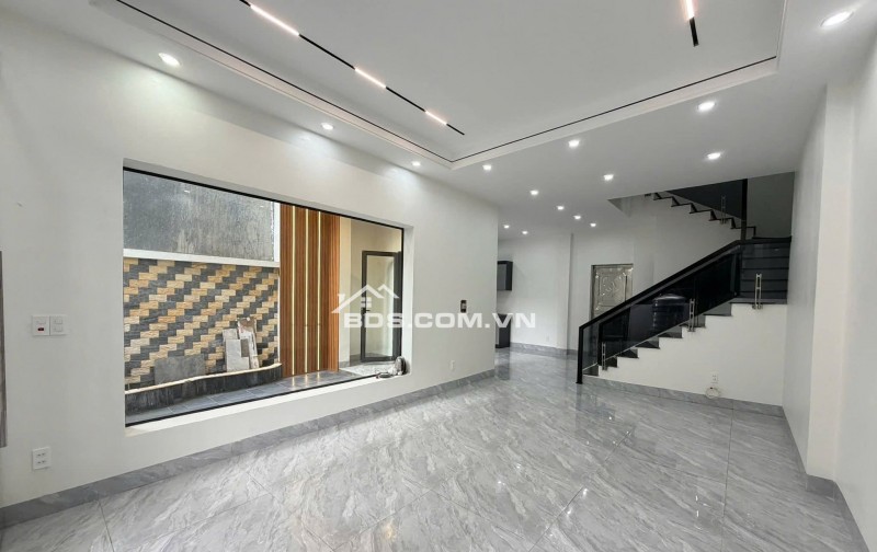 BÁN NHÀ ĐẸP 2.58 TỶ 3 TẦNG 68M2 ( ĐÔNG BẮC ) NGÕ THÁI BÌNH
