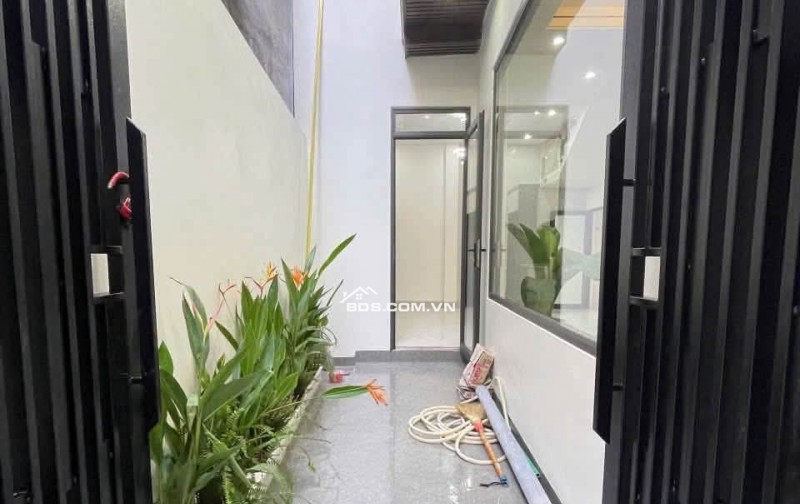 BÁN NHÀ ĐẸP 2.58 TỶ 3 TẦNG 51M2 ( ĐÔNG NAM ) NGÕ LÊ HỒNG SƠN