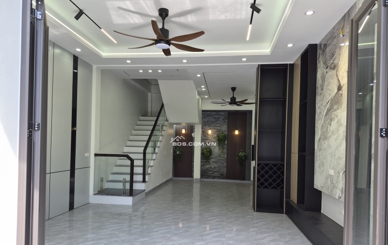 BÁN NHÀ ĐẸP 3.25 TỶ 3 TẦNG 63M2 Ô TÔ ĐỖ CỬA KHU ĐÔ THỊ HÒA VƯỢNG