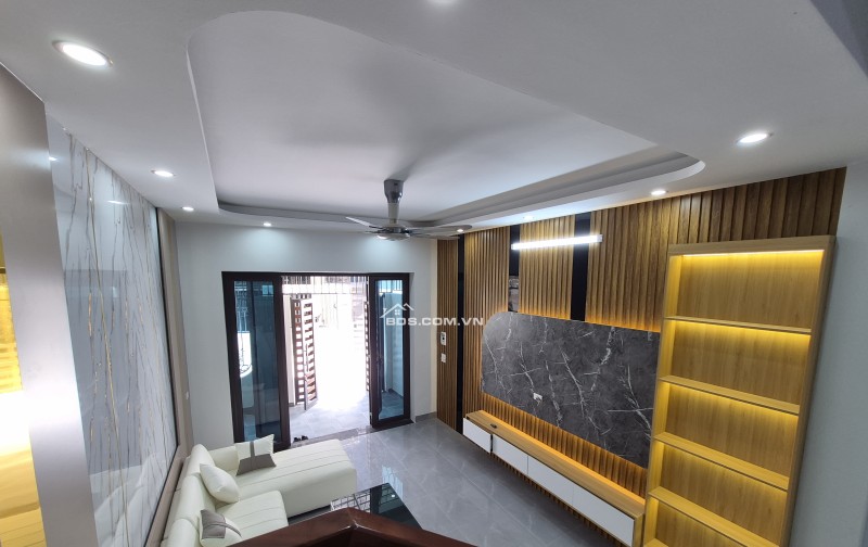 BÁN NHÀ 3.2 TỶ 3 TẦNG 52M2 Ô TÔ ĐỖ CỬA NGÕ MẠC THỊ BƯỞI