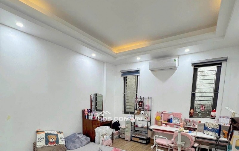 BÁN NHÀ ĐẸP 2.79 TỶ 3 TẦNG 50M2 ( TÂY BẮC ) Ô TÔ ĐỖ CỬA KHU GIẢI PHÒNG