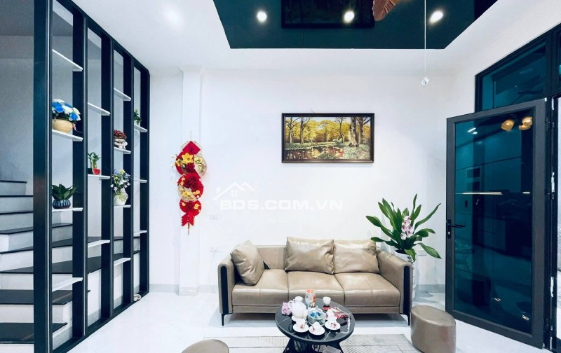 Bán Nhà Nguyễn Chính - Tân Mai, Hoàng Mai 31/35m, 5 tầng, mt 4.2m, giá 8.9 tỷ.