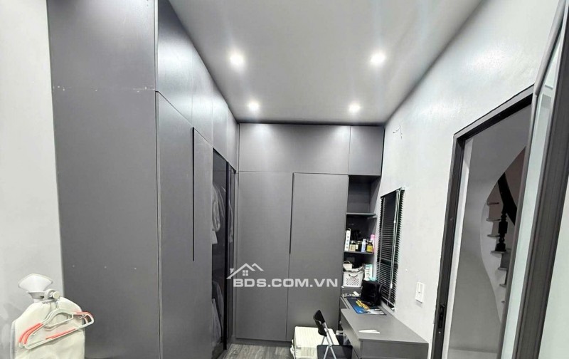 BÁN NHÀ  1.95 TỶ 3.5 TẦNG 38M2 ( ĐÔNG BẮC ) NGÕ NGẮN KHU LIÊN CƠ