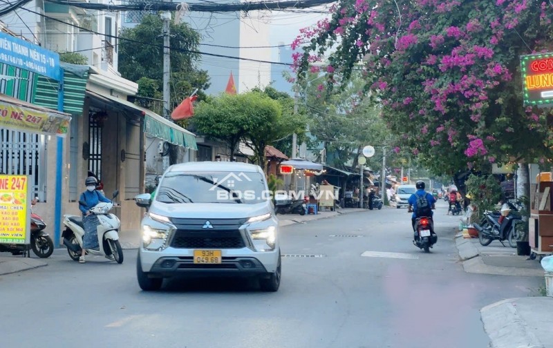Bán nhà HIẾM 496 Dương Quảng Hàm ngang 6m 97m2 đang cho thuê tiện xây mới nhỉnh 12 tỷ.