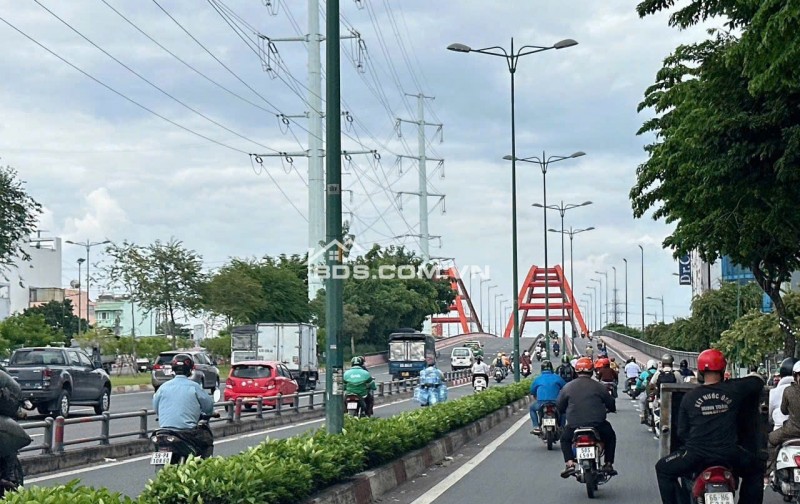 Đất VÀNG ngang 12m 960m2 mặt tiền Quốc lộ 13 tiện xây tòa nhà ngay Vạn Phúc chỉ 135 tỷ.