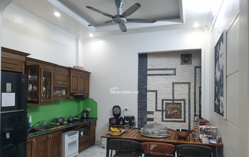 BÁN NHÀ 3.6 TỶ 4 TẦNG 56M2 Ô TÔ ĐỖ CỬA NGÕ CỰC NGẮN ĐƯỜNG TỨC MẠC