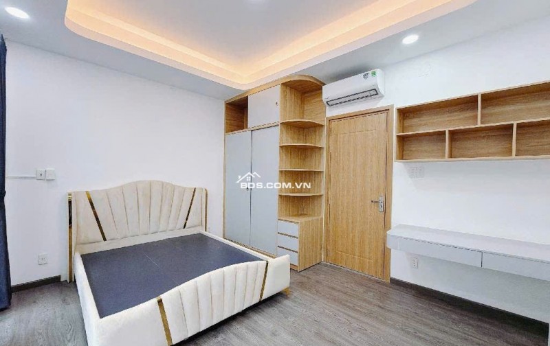 Bán Nhà 65m² Giá Chỉ 12 Tỷ ở Quận 7 - Vị Trí Đẹp, Sổ Hồng Riêng