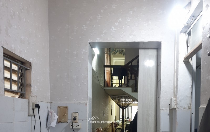 BÁN NHÀ 1.75 TỶ 2 TẦNG 60M2 Ô TÔ ĐỖ CỬA NGÕ TRẦN HUY LIỆU